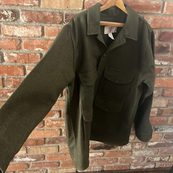 Filson Men's Utility Green Army Jacket With 4 Pockets & Siding Details Size 48 - Picture 2 of 9